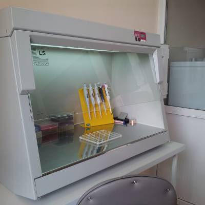 PCR box